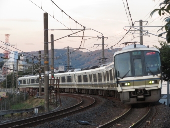 JR西日本 クモハ220形 クモハ220-4 鉄道フォト・写真 by Y-1152さん 三郷駅 (奈良県)：2021年10月27日16時ごろ