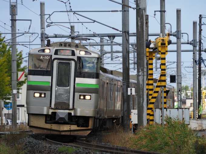 JR北海道 クハ735形 クハ735-101 鉄道フォト・写真 by ここはどこ？さん 篠路駅：2021年10月17日12時ごろ