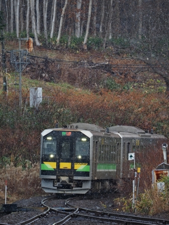 JR北海道 H100形 H100-6 鉄道フォト・写真 by ここはどこ？さん 塩谷駅：2022年11月27日08時ごろ
