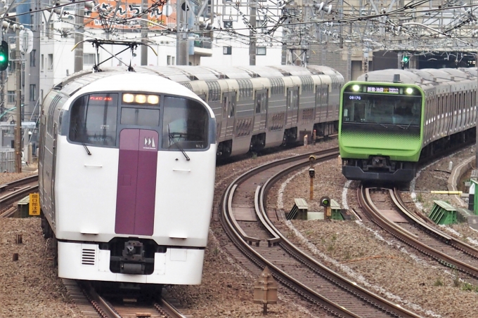 JR東日本215系電車 おはようライナー新宿 渋谷駅 (JR) 鉄道フォト・写真 by もりもりさん | レイルラボ(RailLab)