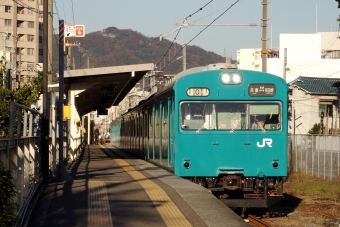 JR西日本 国鉄103系電車 鉄道フォト・写真 by もりもりさん 和田岬駅 (JR)：2017年11月24日08時ごろ