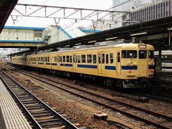 JR西日本 国鉄115系電車 鉄道フォト・写真 by もりもりさん 広島駅：2011年05月01日14時ごろ
