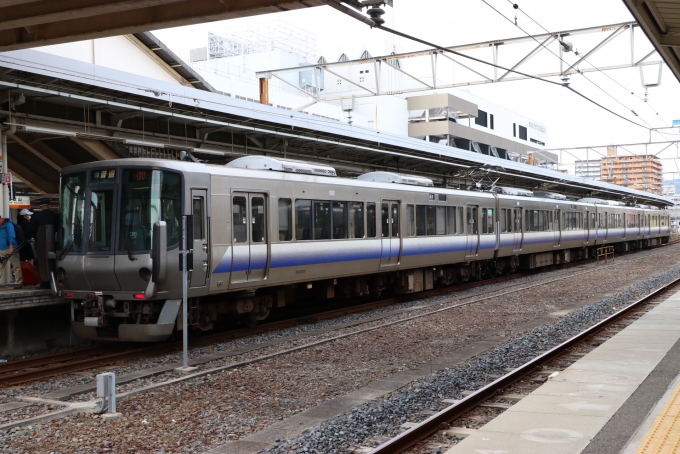 JR西日本 クハ222形 クハ222-2 鉄道フォト・写真 by Tabinekoさん 和歌山駅 (JR)：2021年10月24日14時ごろ