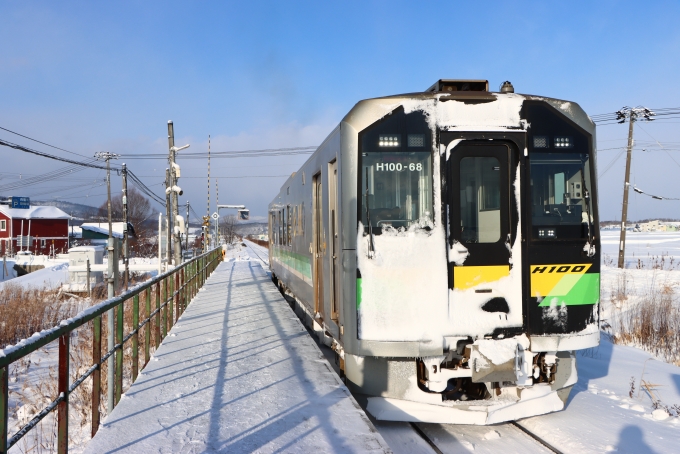 JR北海道 H100形 H100-68 鉄道フォト・写真 by Tabinekoさん 西聖和駅：2023年12月14日09時ごろ