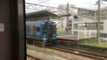 JR東日本E131系電車 クモハE131形(Mc) 鉄道フォト・写真 by ゆっくりボムさん 茅ケ崎駅：2022年07月23日06時ごろ