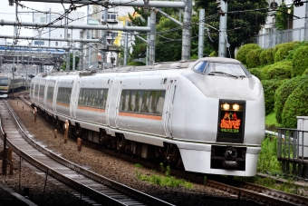 JR東日本651系電車 あかぎ(特急) 鉄道フォト・写真 by ポン太さん 目白駅：2020年08月02日10時ごろ