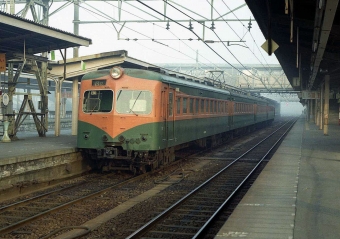 国鉄80系電車 鉄道フォト・写真 by ポン太さん 松本駅 (JR)：1979年11月16日00時ごろ
