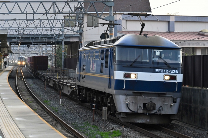 JR貨物 EF210形 EF210-326 鉄道フォト・写真 by ポン太さん 島本駅：2024年04月07日06時ごろ