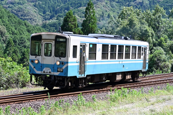 鉄道フォト・写真：JR四国 国鉄キハ32形気動車 キハ32-1 川奥信号所 鉄道フォト・写真 by ポン太さん - 撮影日 2024/07/06 14:27