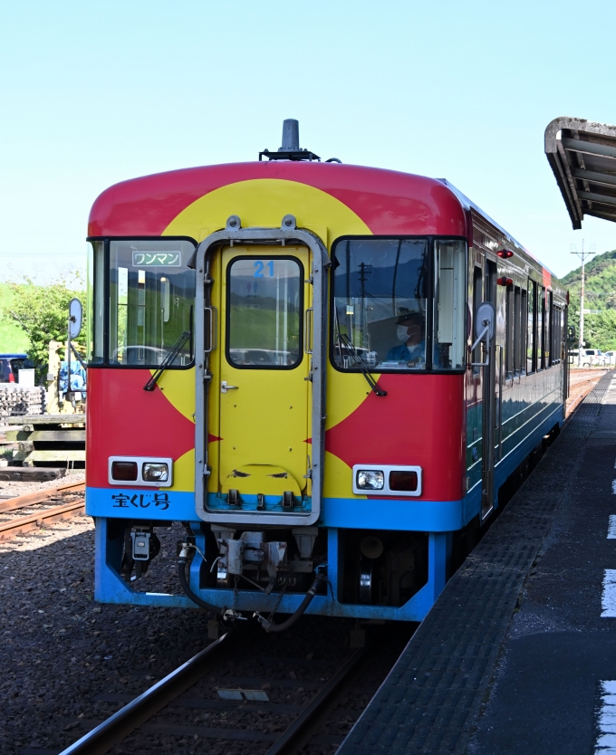 鉄道フォト・写真：土佐くろしお鉄道TKT-8000形気動車 TKT-8021 中村駅 鉄道フォト・写真 by ポン太さん - 撮影日 2024/07/06 15:33