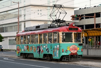 とさでん交通 600形 612 鉄道フォト・写真 by ポン太さん グランド通停留場：2024年07月06日19時ごろ