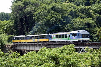 会津鉄道AT-400形座席(683系類似)② 会津鉄道AT-400形座席(683系類似)① - メルカリ