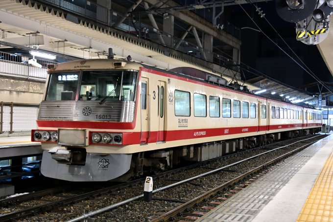 富山地方鉄道 16013 (富山地鉄16010形) 車両ガイド | レイルラボ(RailLab)