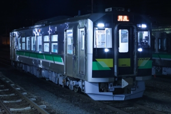 JR北海道 H100形 H100-61 鉄道フォト・写真 by North.ynさん 新得駅：2022年11月12日20時ごろ