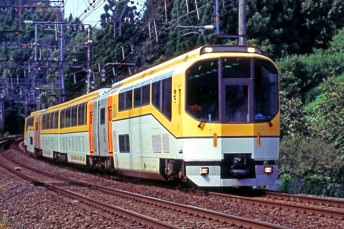 鉄道フォト・写真：近畿日本鉄道 近鉄20000系電車 三本松駅 (奈良県) 鉄道フォト・写真 by VISTAEXさん - 撮影日 2002/08/17 13:30