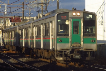 JR東日本 クハ700形 クハ700-1513 鉄道フォト・写真 by 仙かつさん 南仙台駅：2020年12月06日00時ごろ