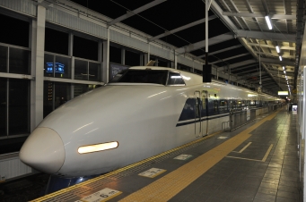 JR西日本 鉄道フォト・写真 by hayabusa-komachiさん 岡山駅：2012年03月09日23時ごろ