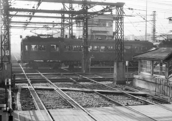 阪急電鉄 900 鉄道フォト・写真 by モニ３４１２さん 西宮北口駅：1965年12月22日00時ごろ