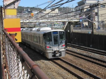 JR西日本225系電車 鉄道フォト・写真 by 阪急バカ（Hankyu-Baka）さん 京都駅 (JR)：2021年03月18日14時ごろ
