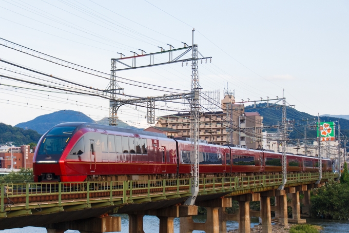 鉄道フォト・写真：近畿日本鉄道 近鉄80000系電車  河内国分駅 鉄道フォト・写真 by sugisan1973さん - 撮影日 2021/07/11 17:48