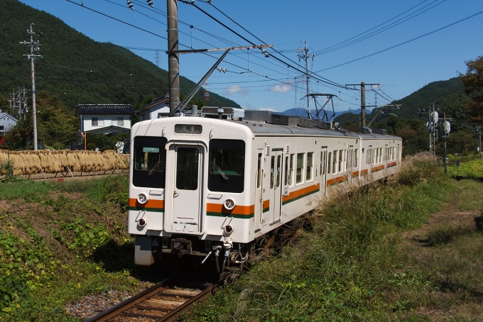 鉄道フォト・写真：JR東海 国鉄119系電車 クモハ119-5325 辰野駅 鉄道フォト・写真 by sugisan1973さん - 撮影日 2011/09/24 10:47