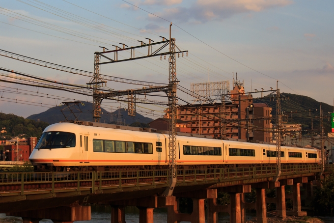 鉄道フォト・写真：近畿日本鉄道 近鉄21000系電車 河内国分駅 鉄道フォト・写真 by sugisan1973さん - 撮影日 2021/05/30 18:32