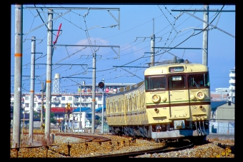 JR西日本 クハ111形 クハ111-821 鉄道フォト・写真 by 丹波篠山さん 三田駅 (兵庫県|JR)：1998年02月13日00時ごろ