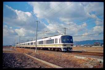 JR西日本 クハ221形 クハ221-16 鉄道フォト・写真 by 丹波篠山さん 大和小泉駅：2001年02月27日00時ごろ