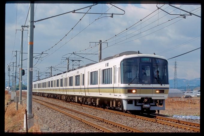 JR西日本221系電車 クハ221-27 大和小泉駅 鉄道フォト・写真 by 丹波 