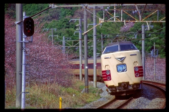 JR西日本 クハ381形 クハ381-126 鉄道フォト・写真 by 丹波篠山さん 山中渓駅：1999年04月01日00時ごろ