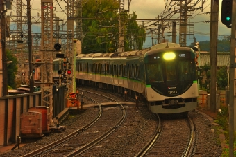 京阪電鉄 京阪13000形(Mc) 13073 鉄道フォト・写真 by 丹波篠山さん 墨染駅：2017年10月29日08時ごろ