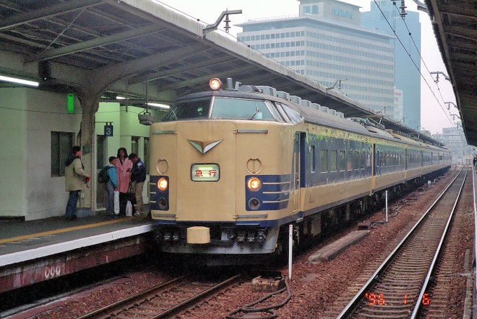 鉄道フォト・写真：JR東日本 国鉄583系電車 あおもり クハネ583-22 大阪駅 鉄道フォト・写真 by 丹波篠山さん - 撮影日 1996/01/06 00:00