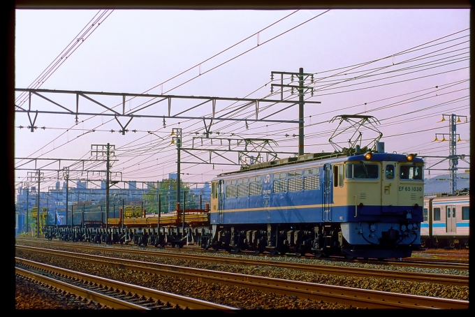 鉄道フォト・写真：JR西日本 国鉄チキ6000形貨車 EF65 1030 高槻駅 鉄道フォト・写真 by 丹波篠山さん - 撮影日 1997/11/16 00:00