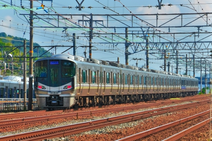 鉄道フォト・写真：JR西日本225系電車 クモハ224-107 高槻駅 鉄道フォト・写真 by 丹波篠山さん - 撮影日 2022/10/01 10:08