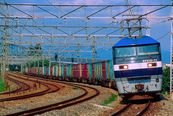 JR貨物 EF210形 EF210-11 鉄道フォト・写真 by 丹波篠山さん 山崎駅 (京都府)：2000年09月01日00時ごろ