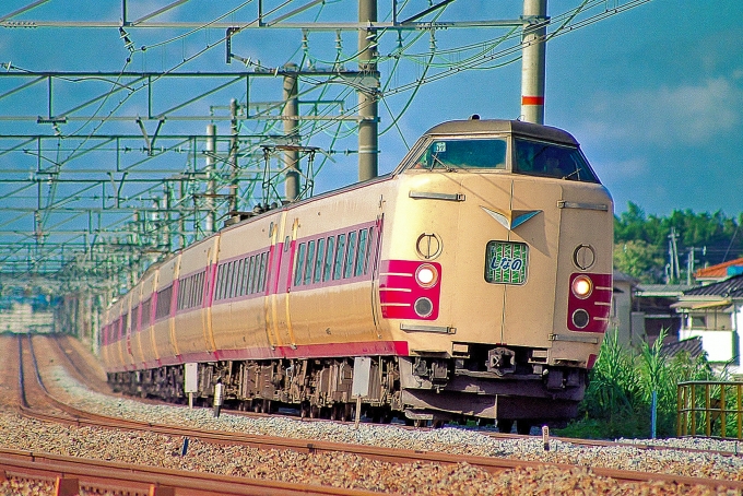 鉄道フォト・写真：JR東海 国鉄381系電車 しなの クロ381-55 高槻駅 鉄道フォト・写真 by 丹波篠山さん - 撮影日 1996/10/06 00:00