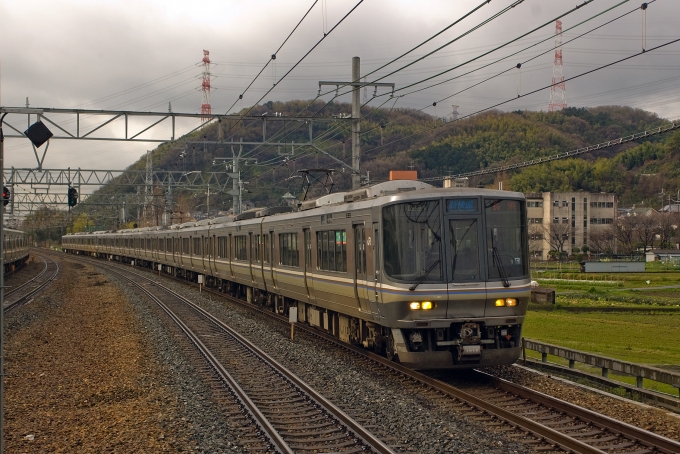 鉄道フォト・写真：JR西日本223系電車 クモハ223-1012 島本駅 鉄道フォト・写真 by 丹波篠山さん - 撮影日 2010/03/10 09:18