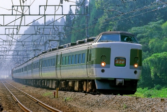 JR東日本、旧あずさ色の189系「M50」編成を引退へ 1月25日にラストラン