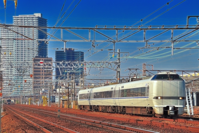 鉄道フォト・写真：JR西日本 681系電車 特急「北びわこ」号で行く湖北アドベンチャーの旅。 クハ680-503 高槻駅 鉄道フォト・写真 by 丹波篠山さん - 撮影日 2022/11/12 09:18