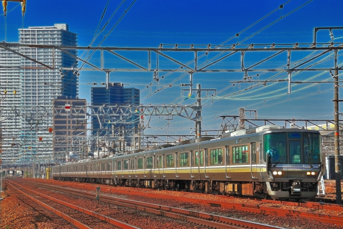 鉄道フォト・写真：JR西日本223系電車 【B】新快速 クモハ223-2051 高槻駅 鉄道フォト・写真 by 丹波篠山さん - 撮影日 2022/11/12 09:37