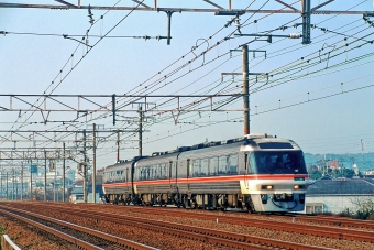 JR東海 キロ85形 (ワイドビュー)ひだ(特急) キロ85-5 鉄道フォト・写真 by 丹波篠山さん 高槻駅：2004年01月02日00時ごろ