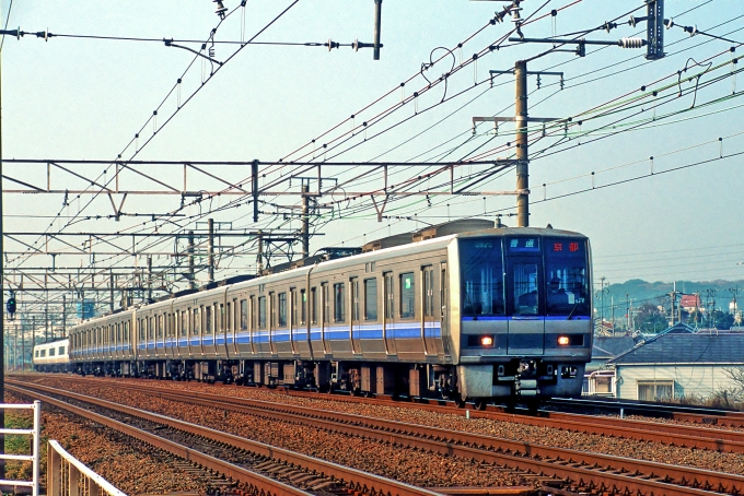 鉄道フォト・写真：JR西日本207系電車 クハ207-13 高槻駅 鉄道フォト・写真 by 丹波篠山さん - 撮影日 2004/01/02 00:00