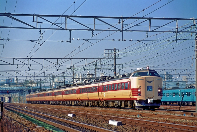 鉄道フォト・写真：JR西日本 国鉄485系電車 雷鳥 クハ481-801 高槻駅 鉄道フォト・写真 by 丹波篠山さん - 撮影日 2004/01/03 00:00