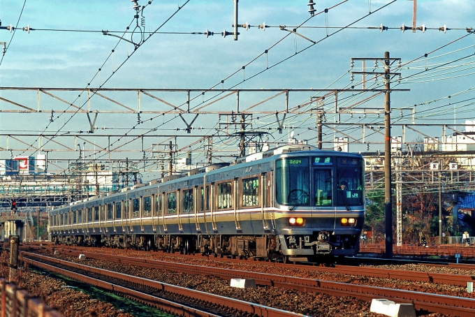 鉄道フォト・写真：JR西日本223系電車 クモハ223-2049 高槻駅 鉄道フォト・写真 by 丹波篠山さん - 撮影日 2004/01/03 00:00