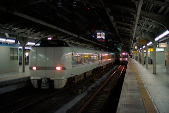 JR西日本 クモハ683形 ホームライナー クモハ683-3506 鉄道フォト・写真 by 丹波篠山さん 名古屋駅 (JR)：2009年06月07日00時ごろ