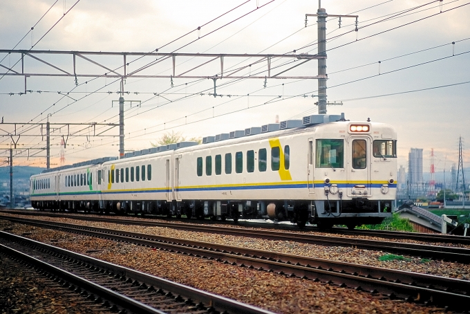 鉄道フォト・写真：JR西日本 国鉄キハ65形気動車 エーデル・リゾート キハ65 1612 高槻駅 鉄道フォト・写真 by 丹波篠山さん - 撮影日 2006/04/19 00:00