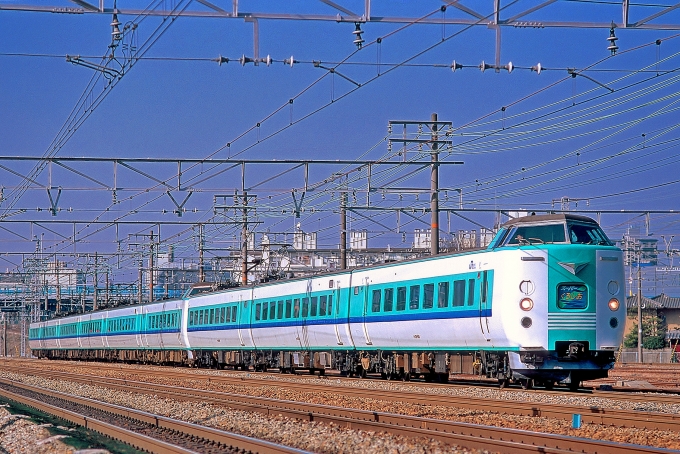 鉄道フォト・写真：JR西日本 国鉄381系電車 スーパーくろしお クハ381-108 高槻駅 鉄道フォト・写真 by 丹波篠山さん - 撮影日 2001/02/11 00:00