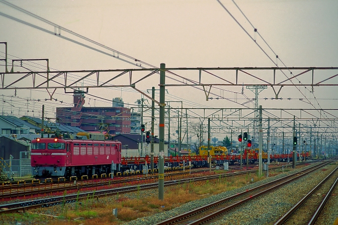 JR西日本 国鉄チキ5500形貨車 EF81 48 鉄道フォト・写真 by 丹波篠山さん 向日町駅：1997年06月04日00時ごろ