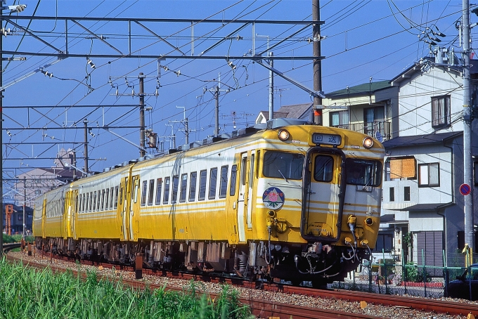 鉄道フォト・写真：JR西日本 国鉄キハ58系気動車 団体臨時列車『ふくみつ号』 キハ58 262 向日町駅 鉄道フォト・写真 by 丹波篠山さん - 撮影日 1998/06/10 00:00