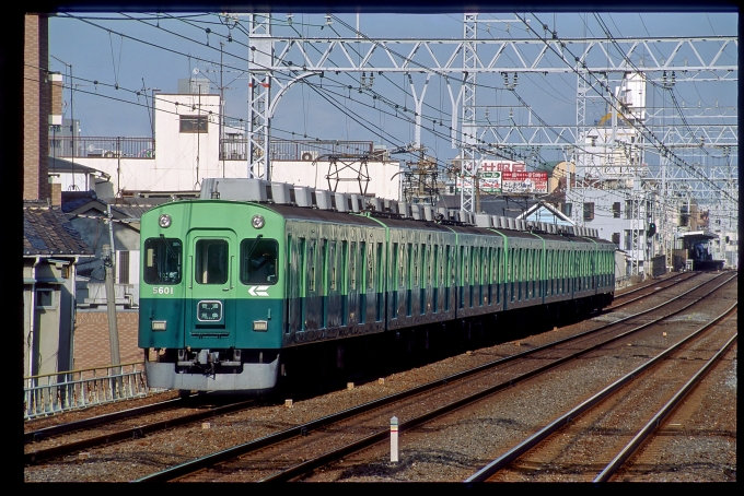 鉄道フォト・写真：京阪電鉄 京阪5000系電車 5601 森小路駅 鉄道フォト・写真 by 丹波篠山さん - 撮影日 2001/01/03 00:00